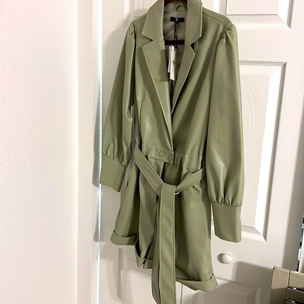 Romper. Lined pleather. Total leather look.